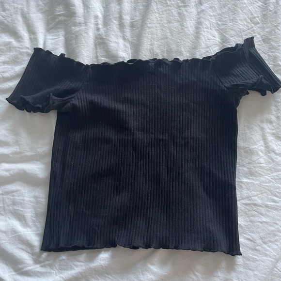 Zara off the shoulder top - size S - really cute and flattering - Picture 1 of 2